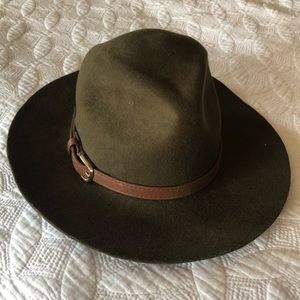 Wool felt floppy hat